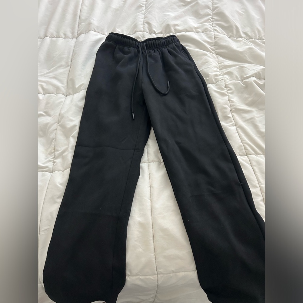 Woman Black Sweatpants